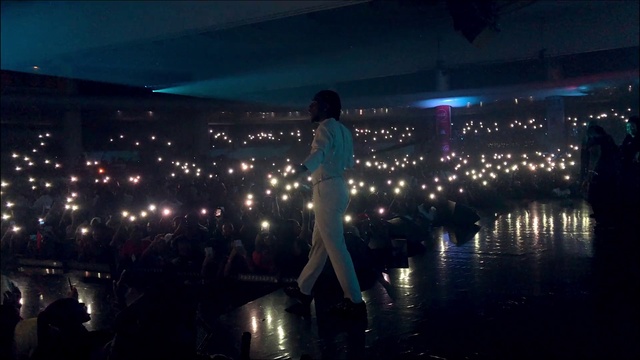 Video Reference: Sky, World, Water, Flash photography, Entertainment, Performing arts, Fun, Midnight, City, Event