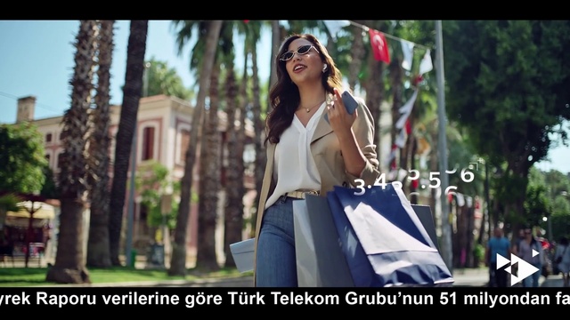 Video Reference: Flash photography, Tree, Luggage and bags, Waist, Street fashion, Happy, People in nature, Thigh, Eyewear, Travel