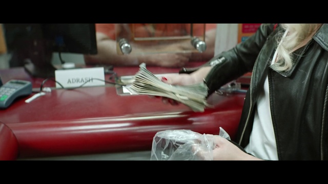 Video Reference: Hood, Automotive lighting, Automotive design, Motor vehicle, Vehicle door, Automotive exterior, Material property, Auto part, Service, Windshield