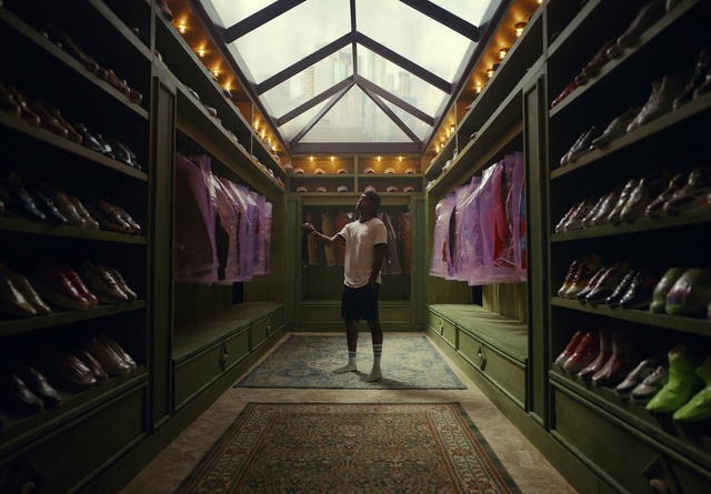 Video Reference: Building, Shelf, Purple, Fashion, Interior design, Architecture, Line, Shelving, Flooring, Retail