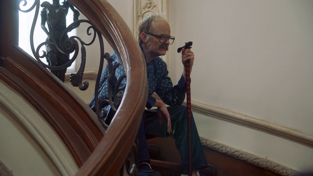 Video Reference: Glasses, Wood, Eyewear, Hat, Photographer, Arch, Circle, Spoke, Sunglasses, Visual arts