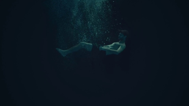 Video Reference: Water, Underwater diving, Underwater, Diving equipment, Marine biology, Sky, Divemaster, Flash photography, Swimfin, Fin