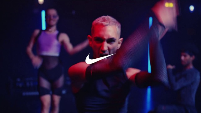 Video Reference: Purple, Dance, Flash photography, Entertainment, Performing arts, Music, Artist, Choreography, Stage, Magenta