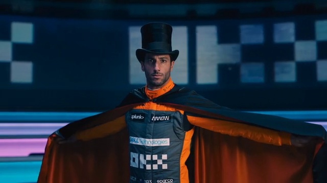 Video Reference: Hat, Sleeve, Sun hat, Collar, Electric blue, Jersey, Event, Personal protective equipment, Fashion accessory, Workwear