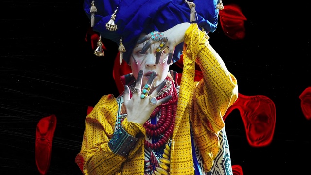 Video Reference: Entertainment, Performing arts, Headgear, Event, Taiwanese opera, Performance art, Peking opera, Tradition, Fashion design, Fun