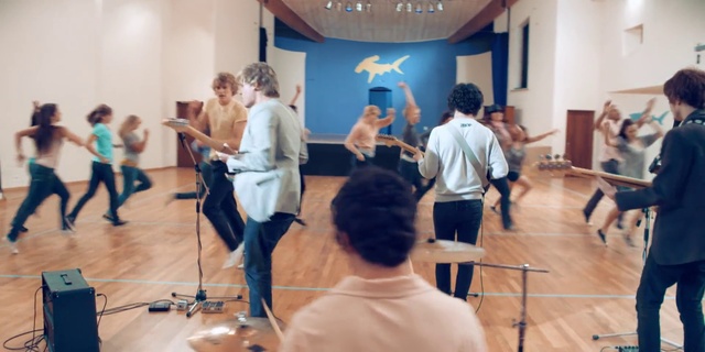 Video Reference: Trousers, Chair, Entertainment, Leisure, Performing arts, Fun, T-shirt, Event, Choreography, Shorts