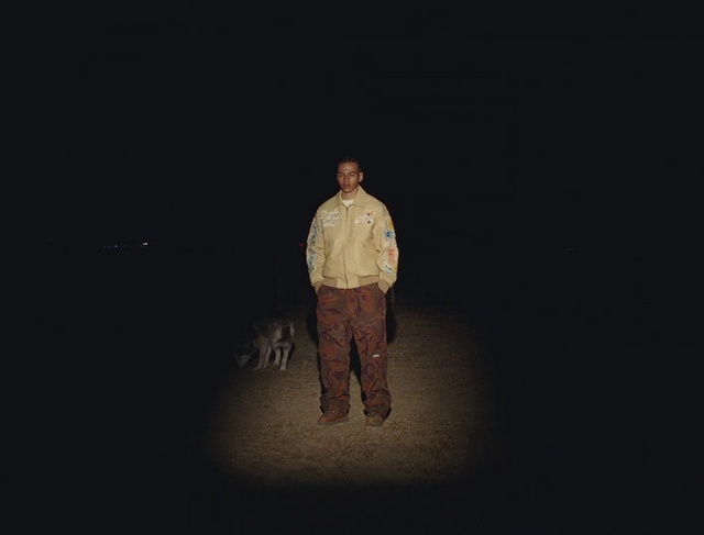 Video Reference: Flash photography, Gesture, Tints and shades, Landscape, Midnight, Event, Darkness, Recreation, Fun, Shadow