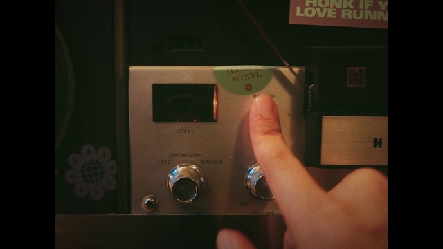 Video Reference: Finger, Gadget, Fixture, Gas, Wood, Cameras & optics, Thumb, Audio equipment, Nail, Room