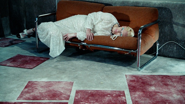 Video Reference: Comfort, Flooring, Floor, Wood, Leisure, Hardwood, Couch, Outdoor furniture, Sitting, Rectangle