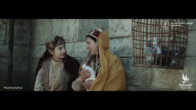 Video Reference: Flash photography, Headgear, Street fashion, Event, Jewellery, Font, Fun, Magenta, Entertainment, Darkness