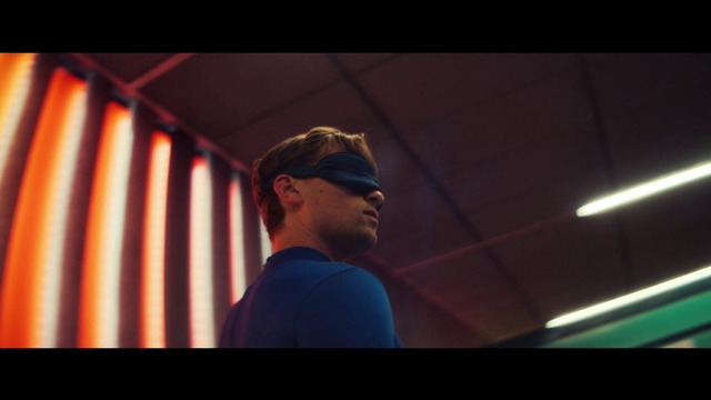 Video Reference: Vision care, Flash photography, Sunglasses, Cloud, Eyewear, Sky, Tints and shades, Magenta, Electric blue, T-shirt