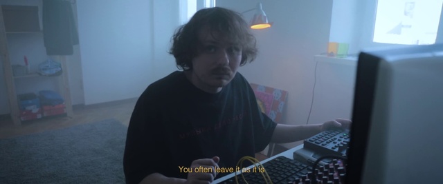 Video Reference: Typing, Computer keyboard, Jaw, Peripheral, Input device, Audio equipment, Office equipment, Gadget, Netbook, Fun