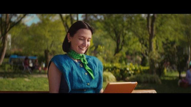 Video Reference: Smile, Plant, Flash photography, Happy, Tree, People in nature, Grass, Leisure, Travel, Fun