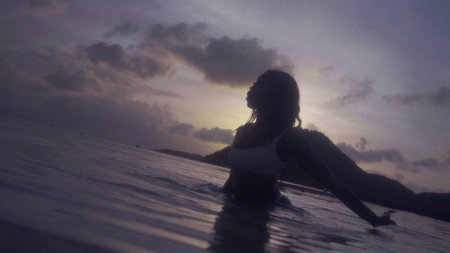 Video Reference: Cloud, Sky, Water, People in nature, Flash photography, Happy, Tree, Sunrise, Dusk, Landscape