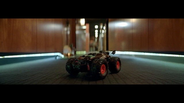 Video Reference: Tire, Wheel, Automotive tire, Tread, Vehicle, Motor vehicle, Automotive design, Rim, Rolling, Audio equipment