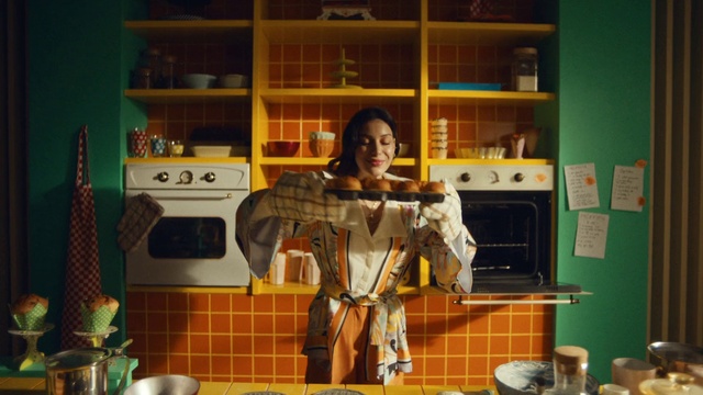 Video Reference: Kitchen appliance, Kitchen, Home appliance, Shelf, Countertop, Cooking, Gas, Cabinetry, Snapshot, Shelving