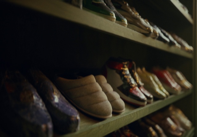 Video Reference: Shelf, Shoe organizer, Shelving, Sportswear, Wood, Sneakers, Headgear, Closet, Publication, Clothes hanger