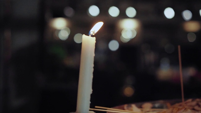 Video Reference: Candle, Wax, Branch, Candle holder, Flame, Heat, Gas, Tree, Fire, Event
