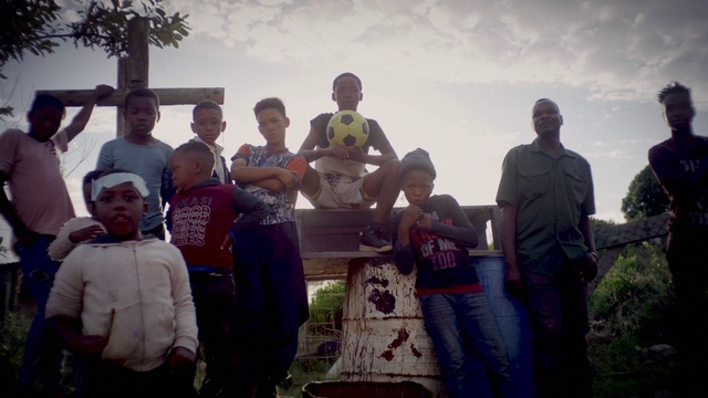 Video Reference: Cloud, Sky, Tree, Social group, Community, Fun, T-shirt, Adaptation, Leisure, Crowd