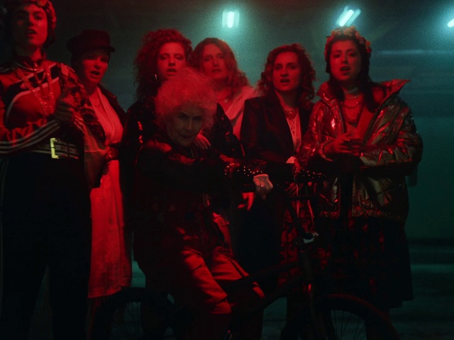 Video Reference: Outerwear, Tire, Wheel, Music, Performing arts, Bicycle wheel, Entertainment, Smile, Magenta, Stage