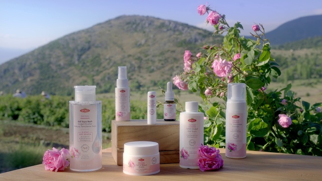 Video Reference: Flower, Sky, Plant, Liquid, Mountain, Fluid, Pink, Solution, Bottle, Personal care