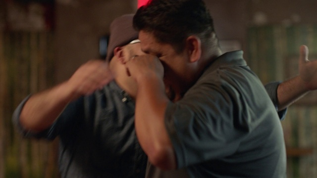 Video Reference: Hand, Arm, Shirt, Gesture, Flash photography, Finger, T-shirt, Elbow, Event, Wrist