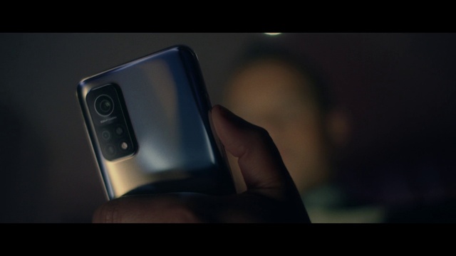 Video Reference: Automotive lighting, Gadget, Audio equipment, Communication Device, Font, Thumb, Electric blue, Darkness, Sky, Metal