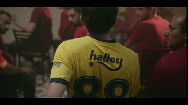 Video Reference: Sleeve, Jersey, T-shirt, Sportswear, Font, Fun, Magenta, Event, Player, Crowd