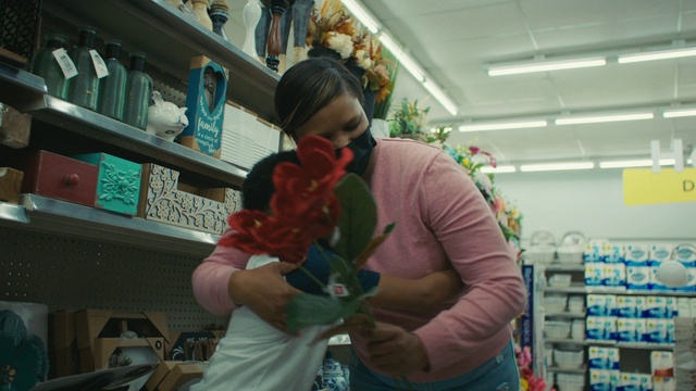 Video Reference: Organism, Plant, Toy, Retail, Fun, Leisure, Event, Market, Local food, T-shirt