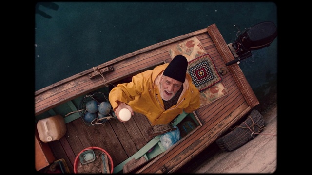 Video Reference: Flash photography, Wood, Hat, Tints and shades, Rectangle, Bag, Stock photography, Metal, Font, Baseball cap