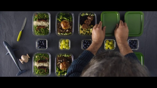 Video Reference: Hand, Organism, Gesture, Plant, Finger, Grass, Screenshot, Games, Tableware, Fun