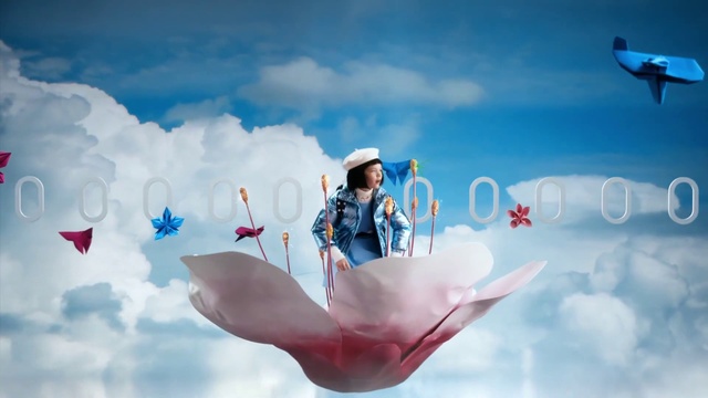 Video Reference: Cloud, Sky, Daytime, People in nature, Azure, Blue, Happy, Gesture, Travel, Cumulus