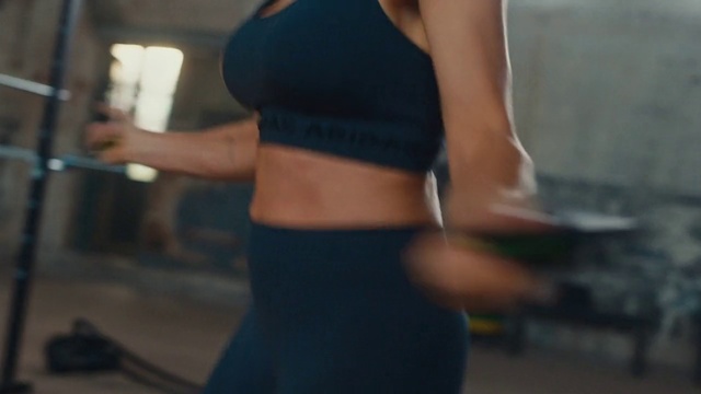 Video Reference: Shoulder, Neck, Sleeve, Waist, Gesture, Thigh, Elbow, Chest, Knee, Sportswear