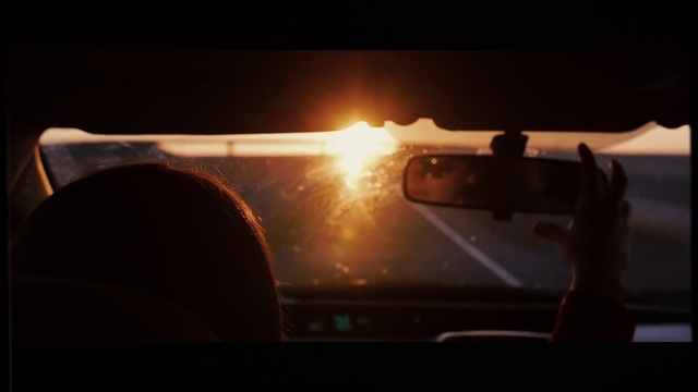 Video Reference: Automotive lighting, Automotive mirror, Vehicle, Rear-view mirror, Amber, Automotive design, Automotive exterior, Car, Mirror, Vehicle door