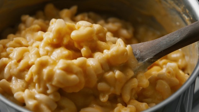 Video Reference: Food, Ingredient, Staple food, Recipe, Cuisine, Dish, Macaroni and cheese, Tableware, Produce, Comfort food