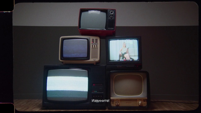 Video Reference: Output device, Human body, Purple, Gadget, Communication Device, Display device, Material property, Computer monitor accessory, Audio equipment, Entertainment