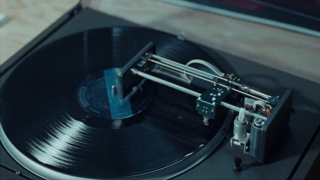 Video Reference: Hood, Musical instrument, Automotive tire, Electronic instrument, Gramophone record, Rim, Bumper, Motor vehicle, Gas, Automotive exterior