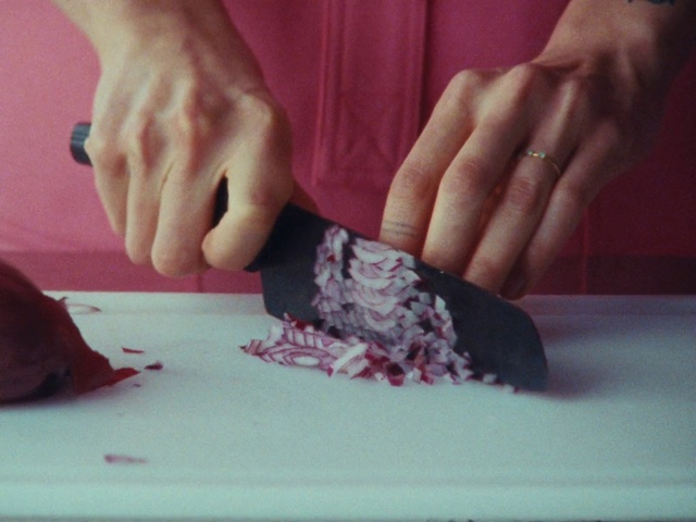 Video Reference: Hand, Textile, Gesture, Finger, Nail, Pink, Violet, Thumb, Material property, Wrist