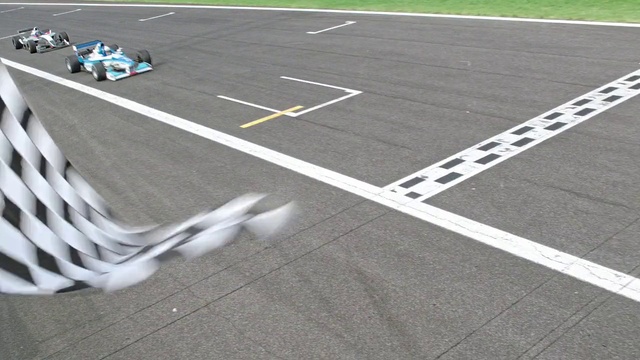 Video Reference: Automotive tire, Road surface, Motor vehicle, Asphalt, Mode of transport, Wheel, Thoroughfare, Line, Road, Tar