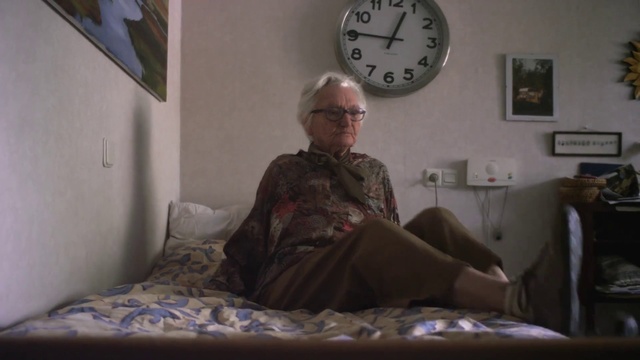 Video Reference: Glasses, Picture frame, Comfort, Lighting, Clock, Grey, Quartz clock, Flooring, Wood, Fun