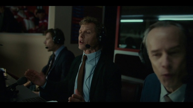 Video Reference: Forehead, Coat, Tie, Suit, Blazer, Formal wear, Event, Fun, White-collar worker, Conversation