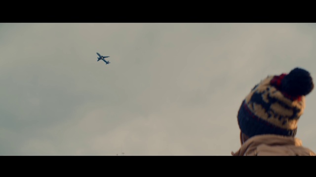 Video Reference: Cloud, Sky, Atmosphere, Cap, Aircraft, Gesture, Travel, Airplane, Horizon, Rectangle