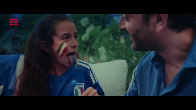 Video Reference: Chin, Mouth, Jaw, Flash photography, Ear, Gesture, Happy, Fun, Event, Sharing