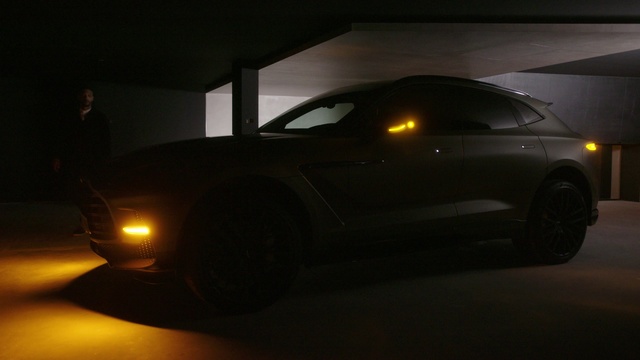 Video Reference: Car, Tire, Vehicle, Hood, Automotive lighting, Automotive tire, Wheel, Alloy wheel, Automotive design, Motor vehicle