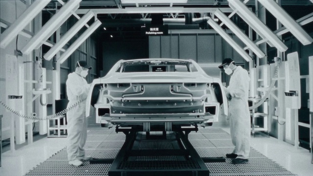 Video Reference: Tire, Vehicle, Wheel, Automotive tire, Automotive lighting, Hood, Car, Motor vehicle, Automotive design, Vehicle registration plate