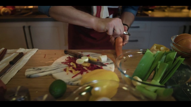 Video Reference: Hand, Tableware, Food, Kitchen utensil, Recipe, Ingredient, Table, Finger, Cuisine, Fork