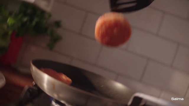 Video Reference: Food, Plant, Automotive lighting, Fruit, Wood, Ingredient, Valencia orange, Citrus, Tangelo, Clementine