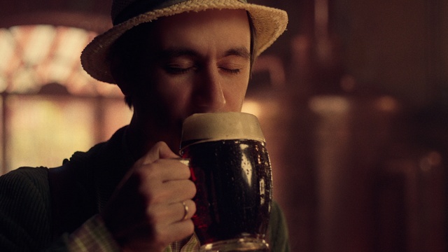 Video Reference: Drinkware, Beer, Hat, Cap, Flash photography, Alcoholic beverage, Sun hat, Drinking, Drink, Beer glass