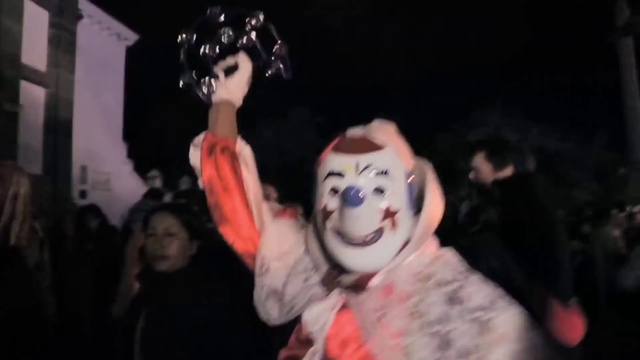 Video Reference: Flash photography, Performing arts, Fun, Event, Entertainment, Darkness, Fur, Mime artist, Tradition, Midnight