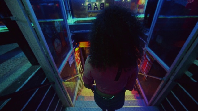 Video Reference: Purple, Automotive lighting, Entertainment, Fun, Electric blue, Leisure, Darkness, Magenta, Midnight, Human leg